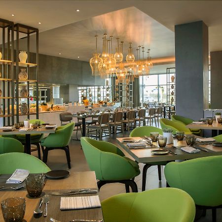 Novotel Muscat Airport Экстерьер фото
