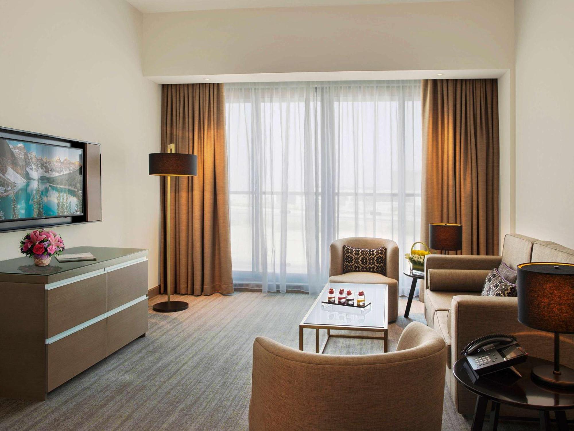 Novotel Muscat Airport Экстерьер фото