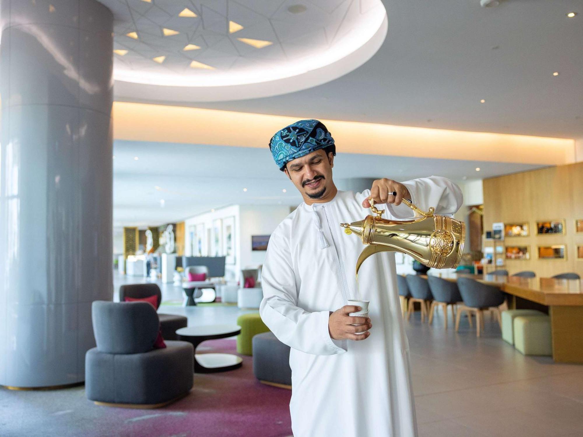 Novotel Muscat Airport Экстерьер фото