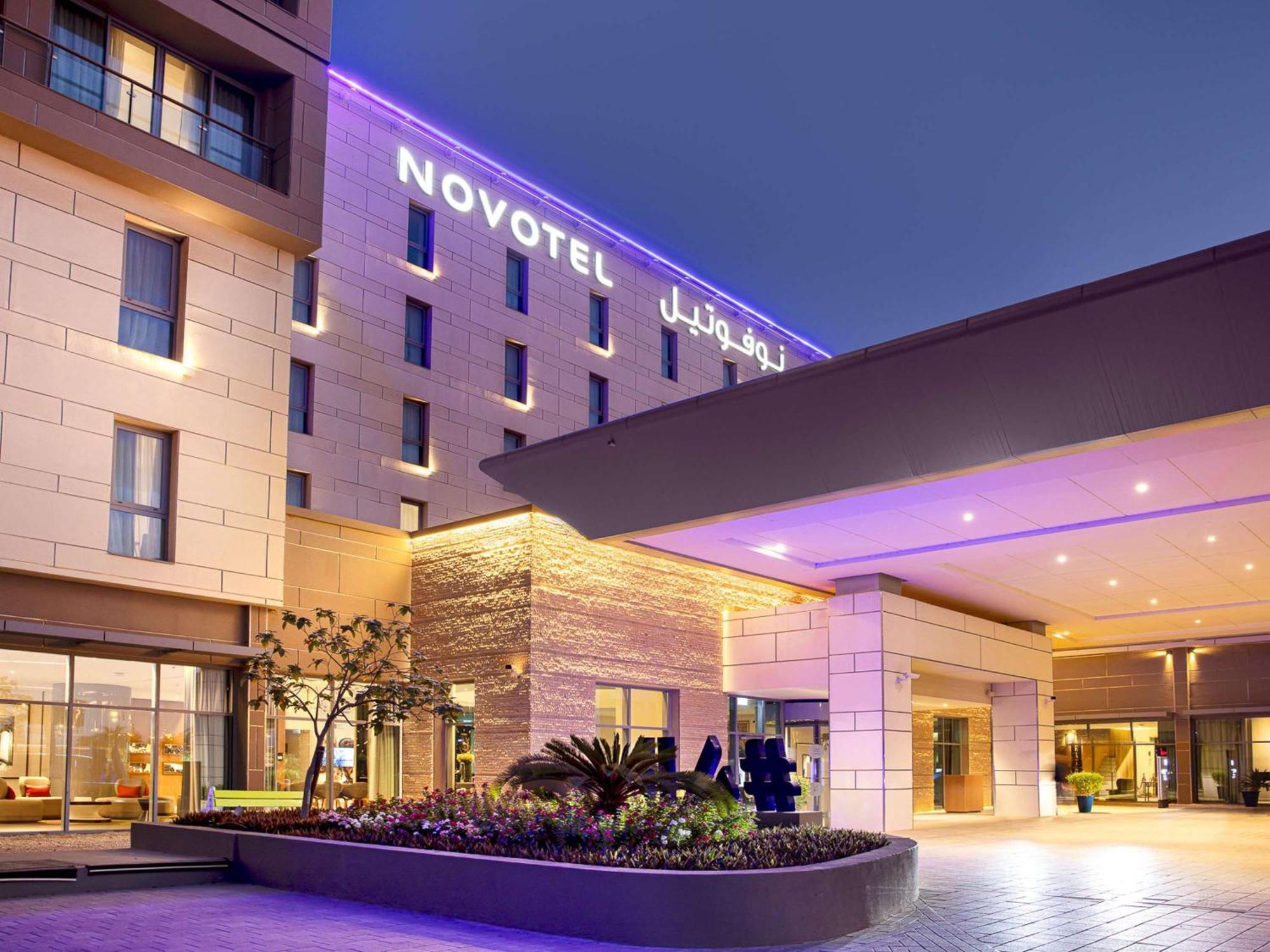 Novotel Muscat Airport Экстерьер фото